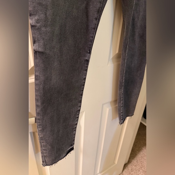 Good American Good Legs High Rise Skinny Jeans in Distressed Black, Size 14/32 - Picture 3 of 11